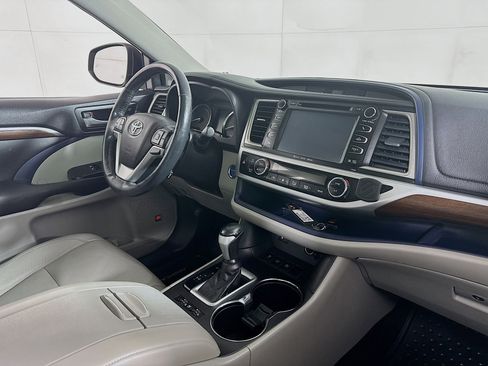 Used 2016 Toyota Highlander Limited Platinum image 29