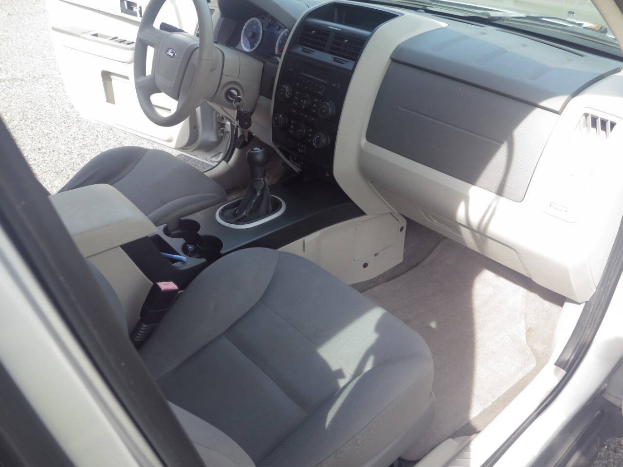 Used 2008 Ford Escape XLS FWD image 23
