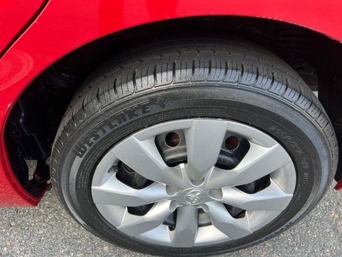 Used 2015 Toyota Corolla LE FWD image 26