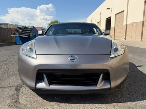 Used 2009 Nissan 370Z Touring w/ Sport Pkg RWD image 3