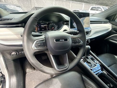 Used 2026 Jeep Compass Limited image 12