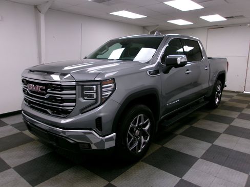 Used 2024 GMC Sierra 1500 SLT w/ SLT Convenience Package AWD/4WD image 1