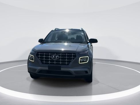 Certified 2022 Hyundai Venue Limited image 2