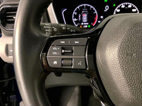 Used 2025 Honda Pilot EX-L image 18