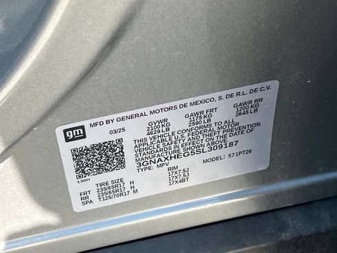 Used 2025 Chevrolet Equinox LT FWD image 24