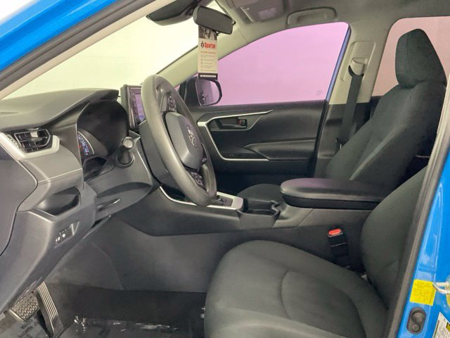 Used 2019 Toyota RAV4 LE AWD/4WD image 10