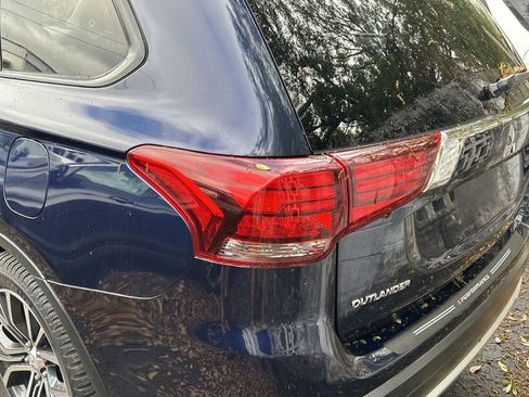 Used 2017 Mitsubishi Outlander FWD image 8