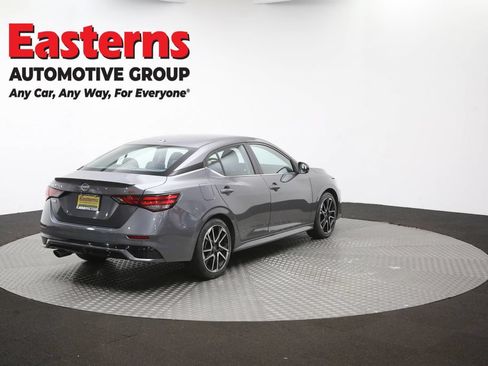 Used 2025 Nissan Sentra SR FWD image 39