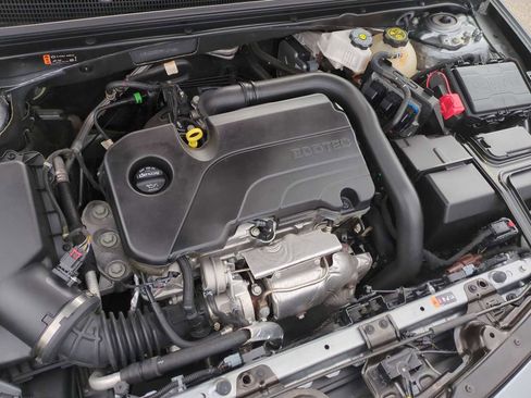 Used 2024 Chevrolet Malibu LT image 31