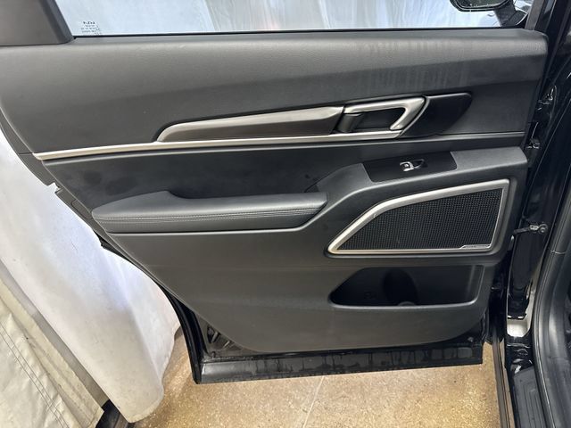 Used 2025 Kia Telluride S FWD image 25