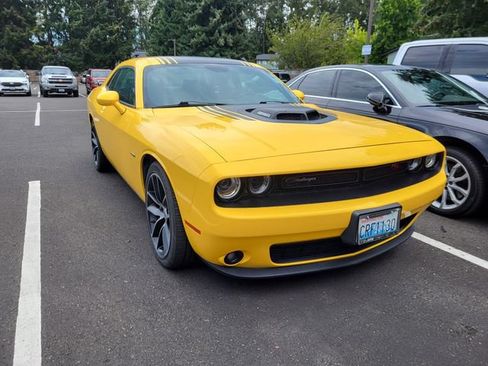 Used 2018 Dodge Challenger R/T Plus RWD image 2