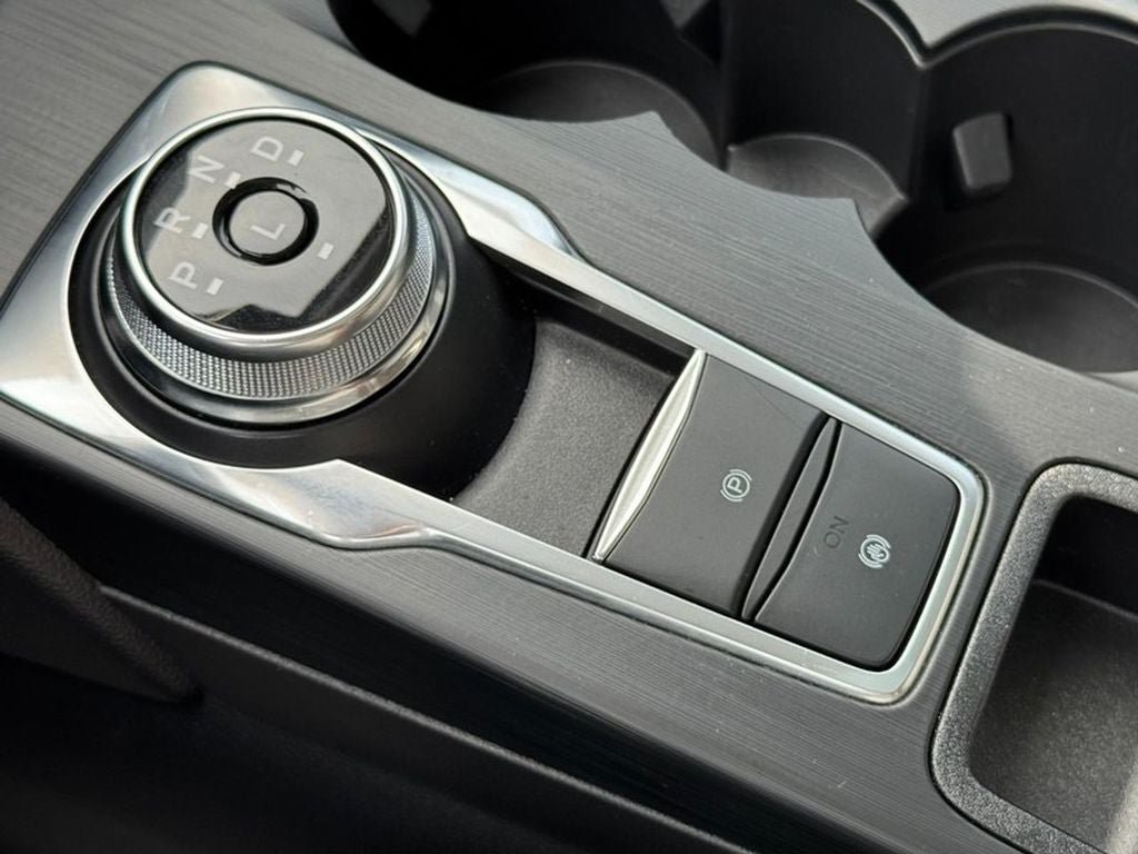 Used 2025 Ford Escape Platinum AWD/4WD image 19