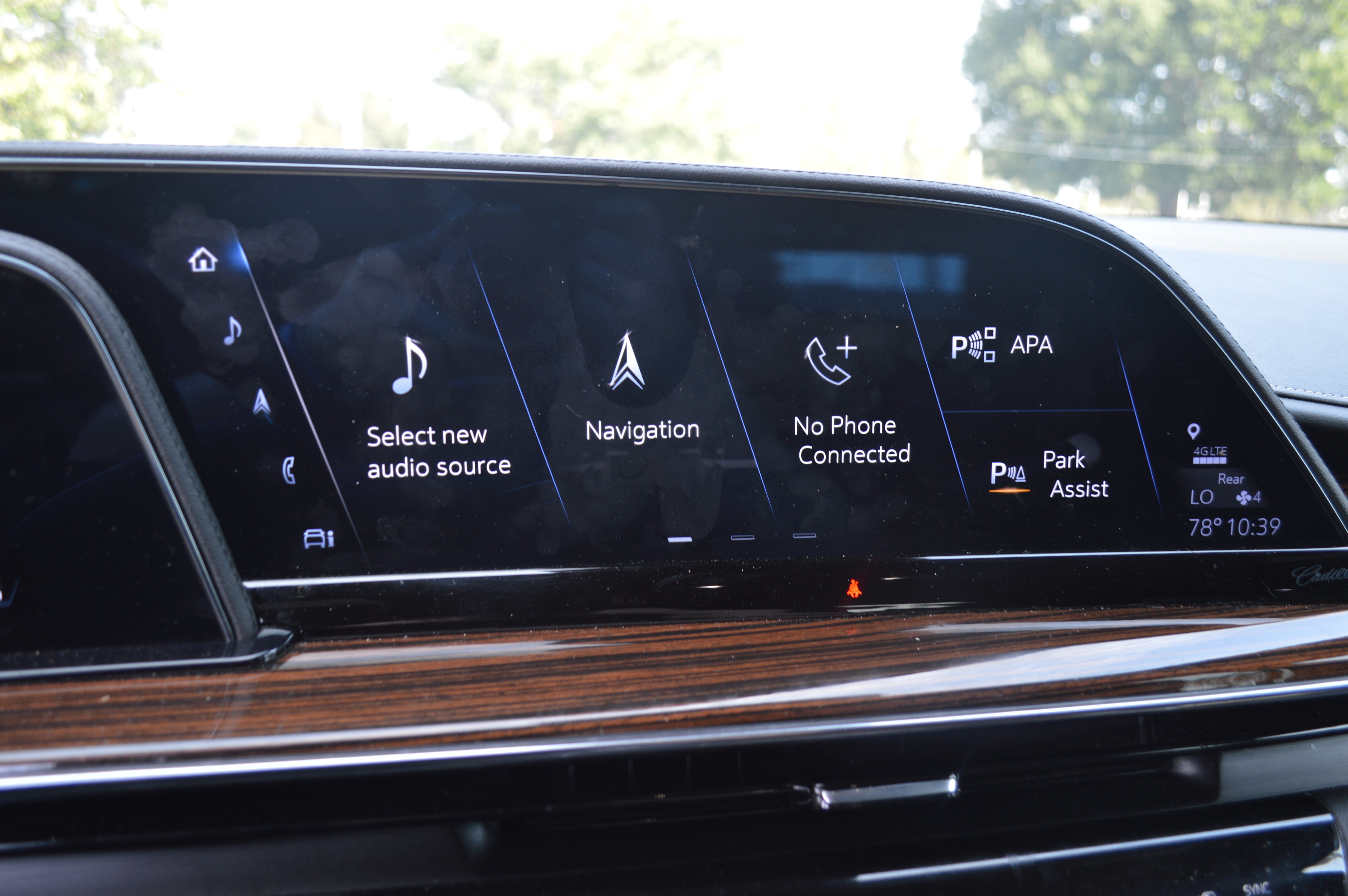 Used 2022 Cadillac Escalade Premium Luxury w/ Performance Package AWD/4WD image 14