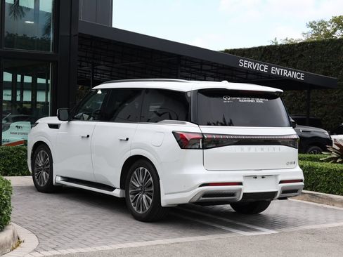 Certified 2026 INFINITI QX80 Luxe w/ Cargo Package AWD/4WD image 5