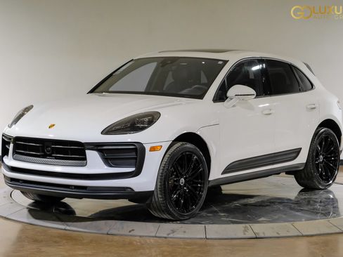 Used 2024 Porsche Macan w/ Premium Plus Package AWD/4WD image 8
