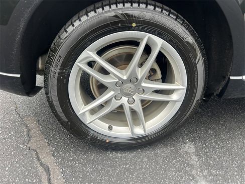 Used 2017 Audi Q5 2.0T Premium Plus w/ Technology Package image 9