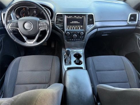 Used 2018 Jeep Grand Cherokee Laredo image 8