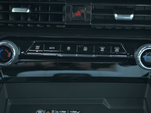 New 2026 Chevrolet Suburban Premier AWD/4WD image 19