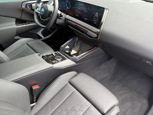 Used 2025 BMW X3 xDrive30i w/ Convenience Package image 19