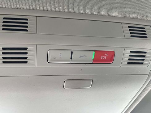 Used 2023 Volkswagen Tiguan SE image 21