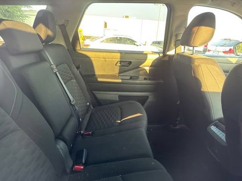 Used 2025 Nissan Pathfinder SV FWD image 3