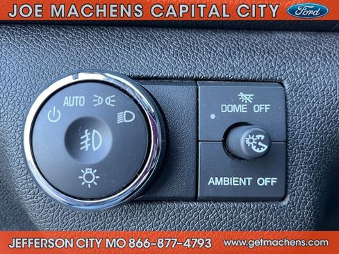 Used 2017 Chevrolet Traverse LT image 22