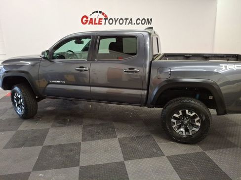 Used 2021 Toyota Tacoma TRD Off-Road image 9