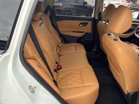 Used 2023 Nissan Rogue Platinum w/ Platinum Premium Package image 19