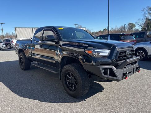 Used 2020 Toyota Tacoma SR w/ SR Convenience Package image 9