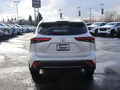 Used 2023 Toyota Highlander L image 5