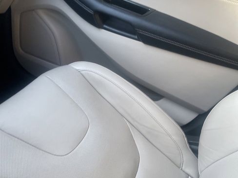 Used 2019 Ford Edge Titanium w/ Equipment Group 301A image 14