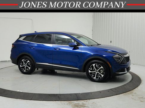 Used 2025 Kia Sportage EX FWD image 1