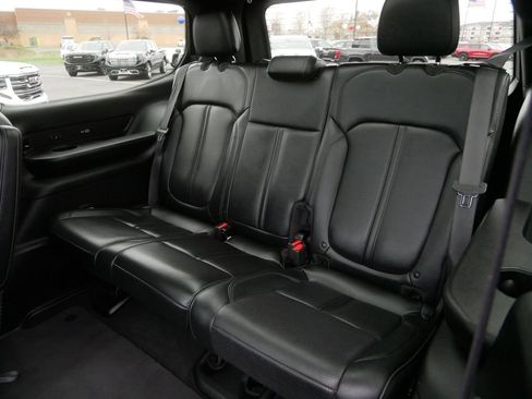 Used 2022 Jeep Wagoneer Series III w/ Premium Group I AWD/4WD image 20