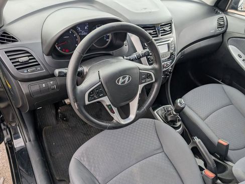 Used 2013 Hyundai Accent SE image 17