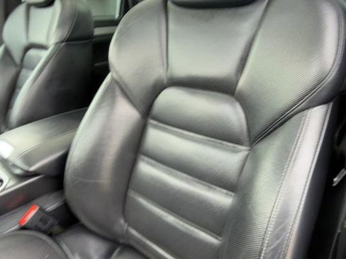 Used 2015 Porsche Cayenne Turbo image 27