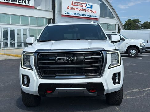 Used 2022 GMC Yukon AT4 w/ Technology Package AWD/4WD image 2