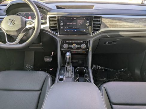 Certified 2023 Volkswagen Atlas Cross Sport SE w/ Panoramic Sunroof Package FWD image 14