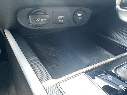 Used 2021 Hyundai Elantra Limited FWD image 22