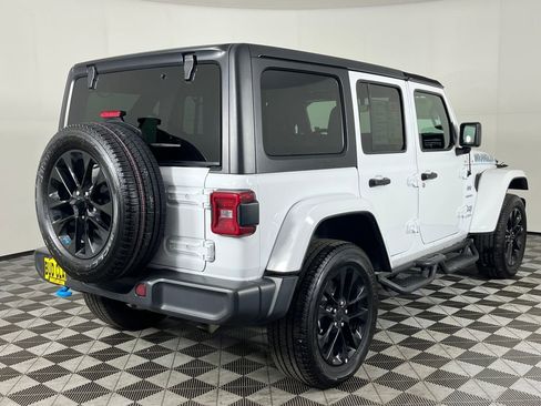 Used 2022 Jeep Wrangler Unlimited Sahara image 6