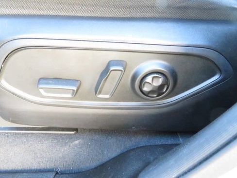 Used 2024 Jeep Grand Cherokee L Laredo image 16