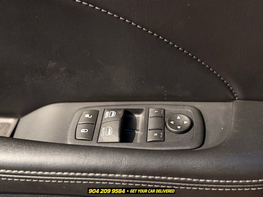 Used 2016 Dodge Challenger R/T Scat Pack w/ Leather Interior Group RWD image 16