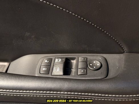 Used 2016 Dodge Challenger R/T Scat Pack w/ Leather Interior Group RWD image 16