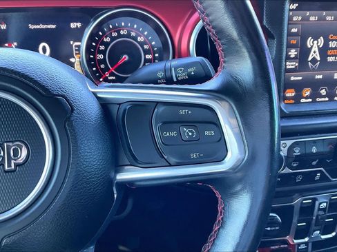 Used 2022 Jeep Gladiator Rubicon w/ Cold Weather Group AWD/4WD image 23