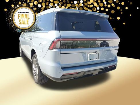 New 2025 Lincoln Navigator Reserve image 8