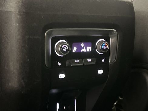 Used 2021 Chevrolet Tahoe Z71 w/ Z71 Signature Package AWD/4WD image 29