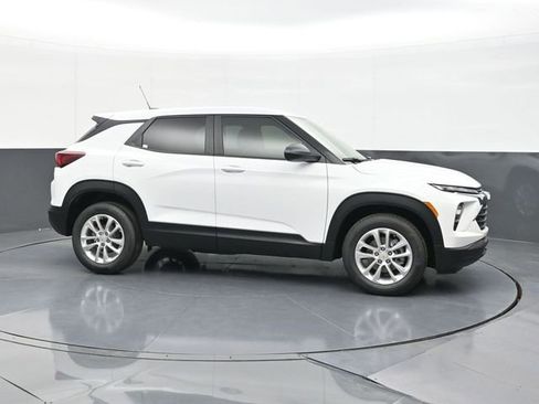 New 2026 Chevrolet TrailBlazer LS w/ LS Convenience Package FWD image 19