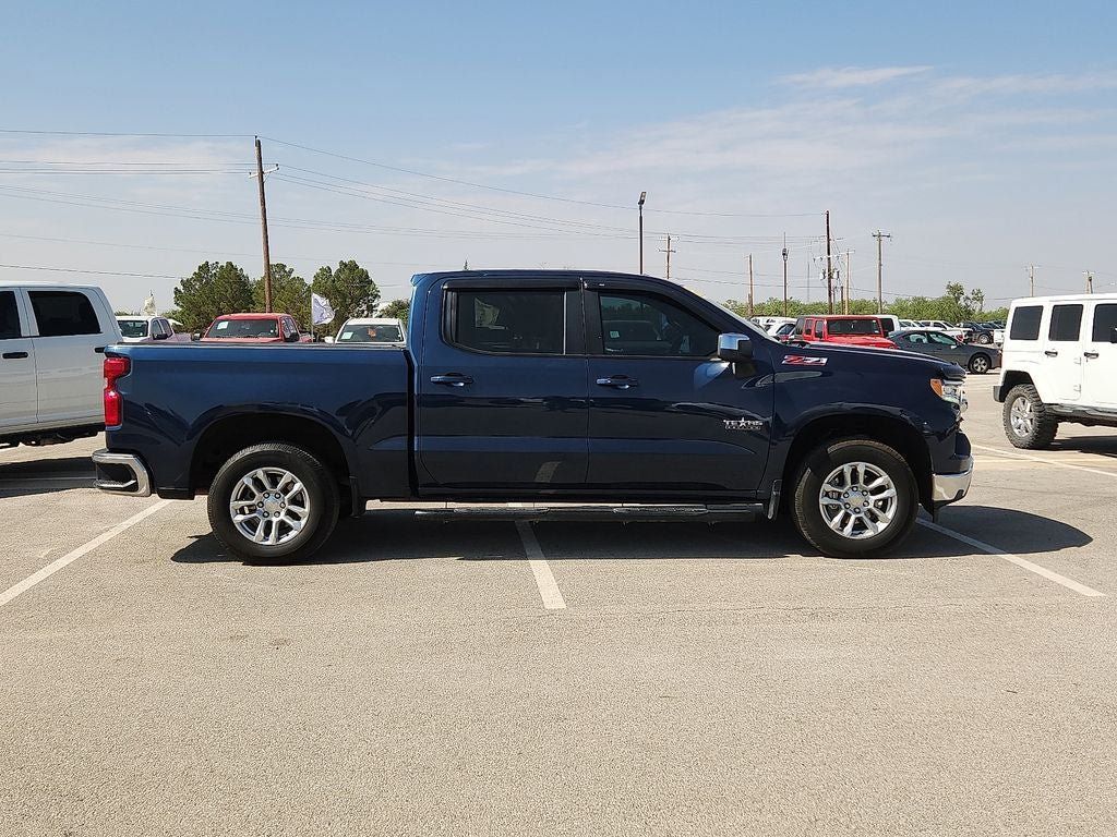 Used 2022 Chevrolet Silverado 1500 LT AWD/4WD image 5