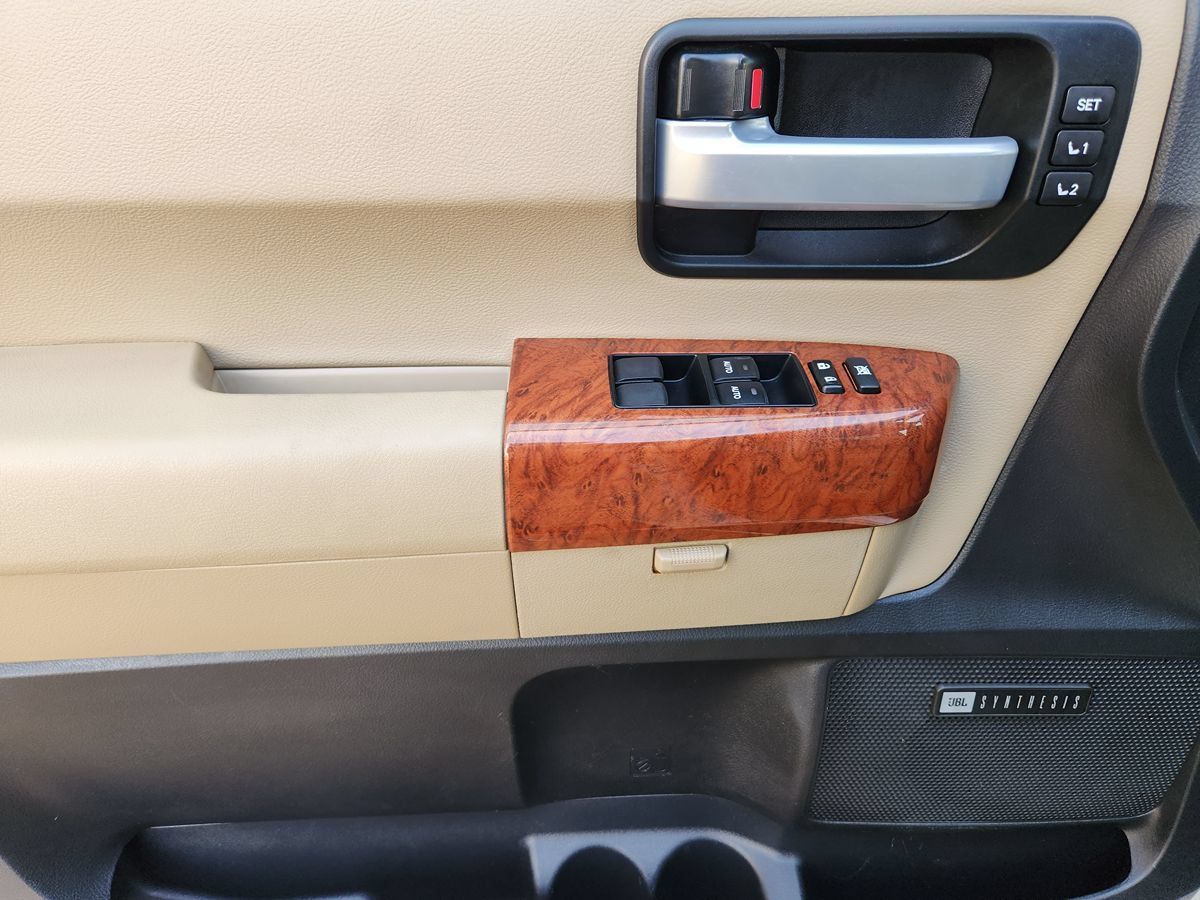 Used 2020 Toyota Sequoia Platinum RWD image 41