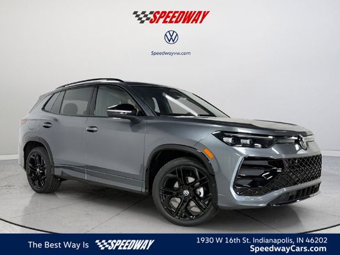 New 2026 Volkswagen Tiguan SE R-Line FWD image 1