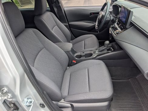 Used 2023 Toyota Corolla LE FWD image 8